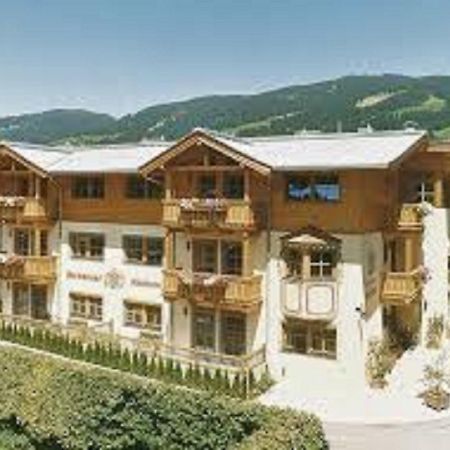 Ferienhaus Hotel Roesslwirt Kirchberg in Tirol Bagian luar foto