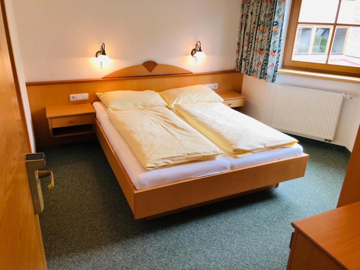 Ferienhaus Hotel Roesslwirt Kirchberg in Tirol Bagian luar foto