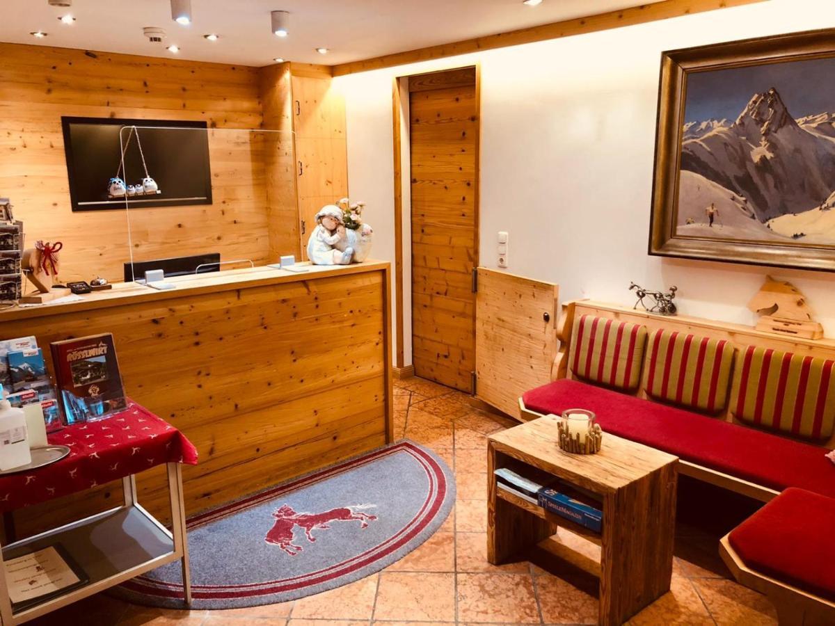 Ferienhaus Hotel Roesslwirt Kirchberg in Tirol Bagian luar foto